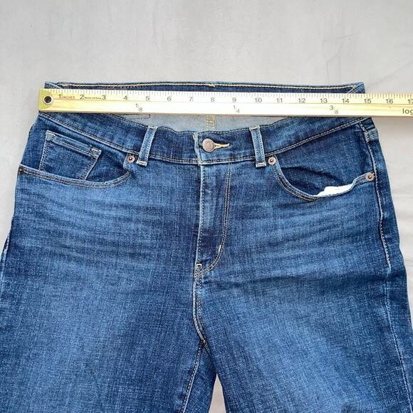 Levis Classic Capris Womens Size 8 W29 Blue Denim Cropped Pants Jeans - Picture 4 of 13